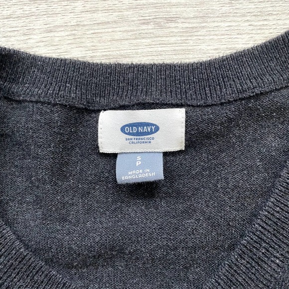 2 Old Navy V-neck Sweaters - Picture 5 of 12